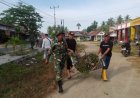 TNI dan Warga Gotong Royong Bersihkan Lingkungan Pasar Tradisional Matakali