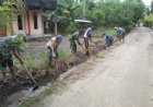 Cegah Banjir dan Penyakit, Babinsa Tinambung Gotong Royong Bersama Warga
