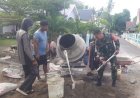 Wujud Kemanunggalan TNI dengan Rakyat, Babinsa Koramil 1401-03/Sendana Pimpin Gotong Royong Pembangunan Rumah Warga