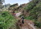 Permudah Para Petani Menuju ke Kebun, Babinsa Kodim pimpin Gotong Royong membersihkan Jalan Tani