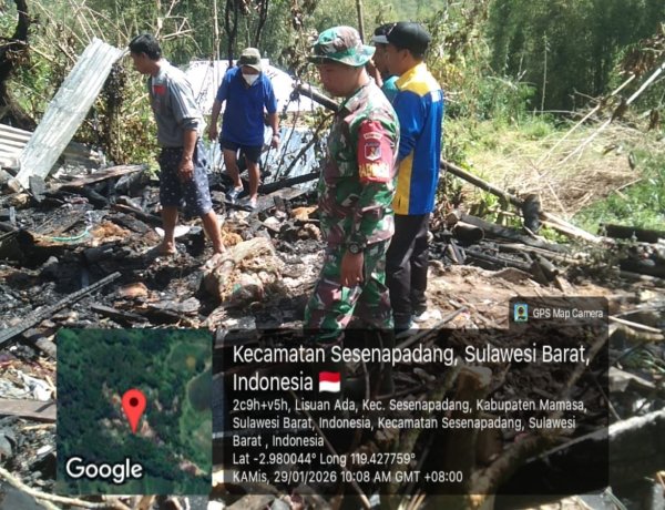 Babinsa Koramil 1428-01/Mamasa Datangi Lokasi Kebakaran Rumah Warga